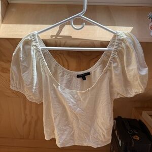 Banana Republic Women's Off Shoulder Off White Top Size Large EUC